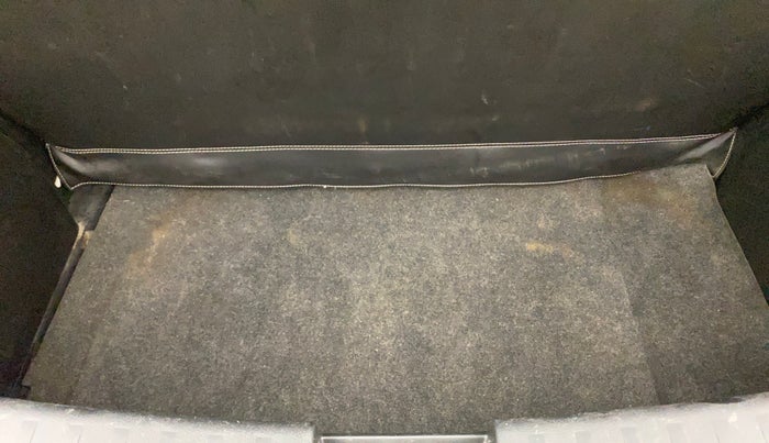 2013 Maruti Swift VXI, Petrol, Manual, 1,30,490 km, Boot Inside