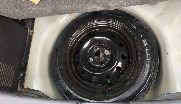 2013 Maruti Swift VXI, Petrol, Manual, 1,30,490 km, Spare Tyre