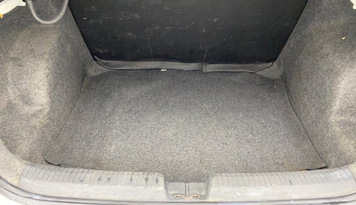 2017 Volkswagen Ameo HIGHLINE PLUS 1.5L AT 16 ALLOY, Diesel, Automatic, 1,45,469 km, Boot Inside