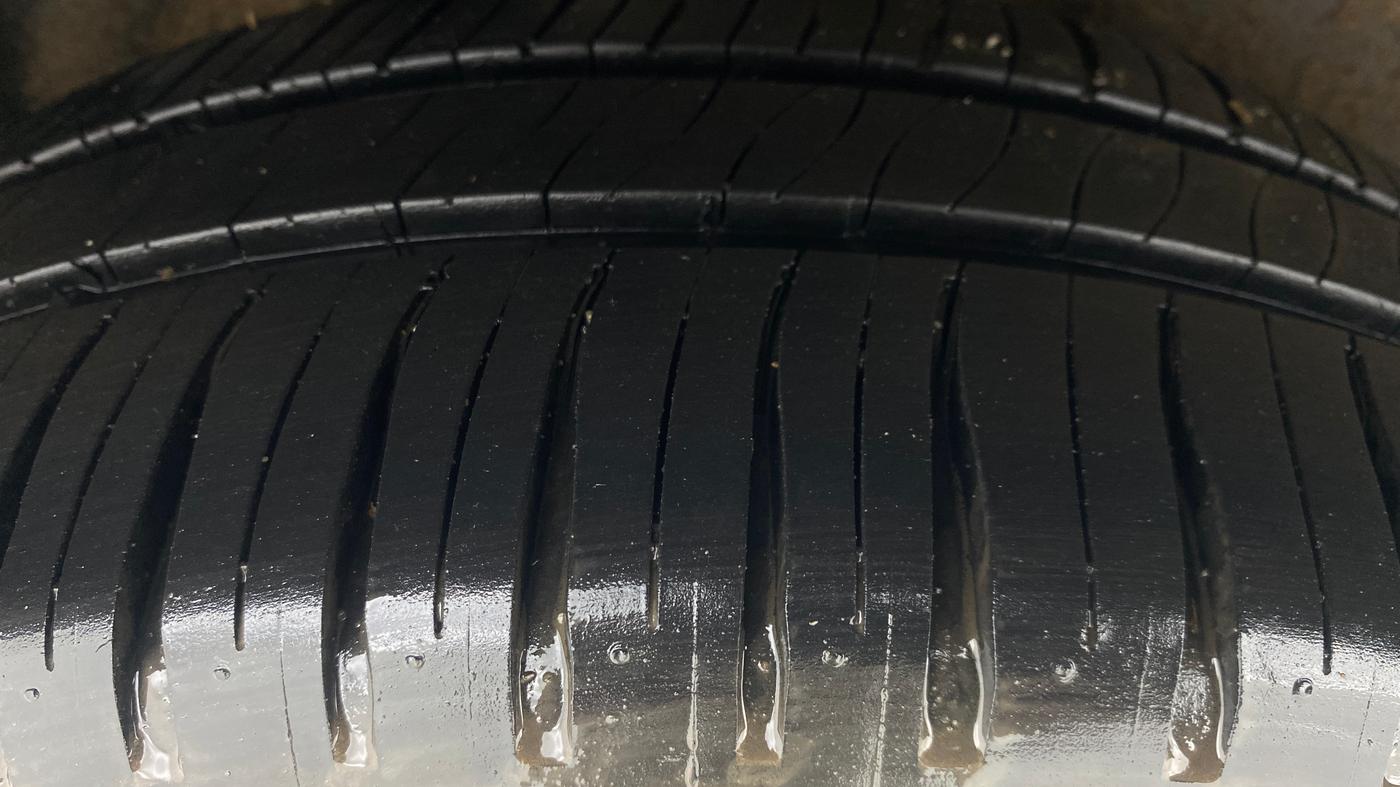 2014 Volkswagen Polo HIGHLINE1.2L, Petrol, Manual, 49,935 km, Right Rear Tyre Tread