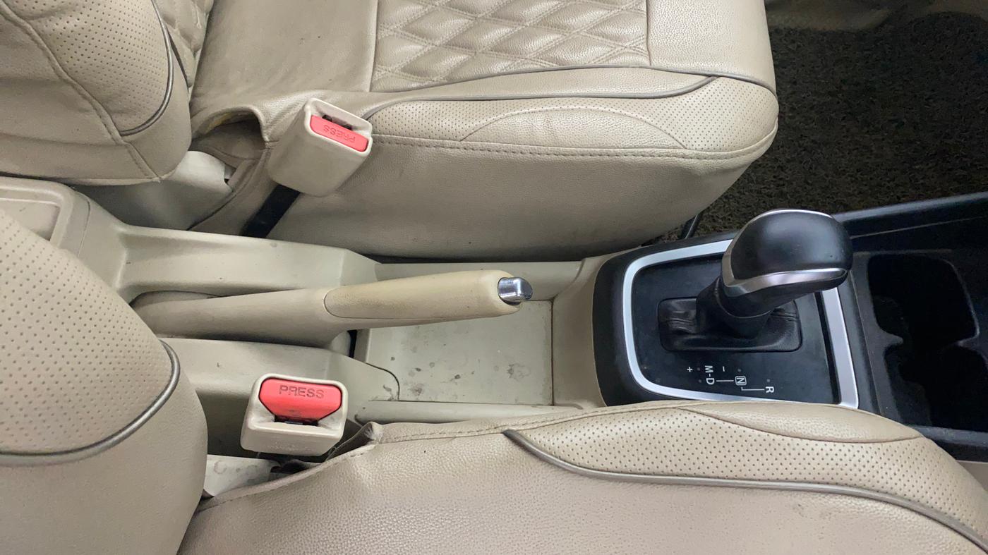 2018 Maruti Dzire VXI AMT, Petrol, Automatic, 59,100 km, Gear Lever
