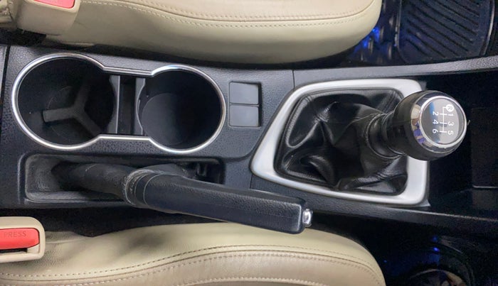 2014 Toyota Corolla Altis GL PETROL, Petrol, Manual, 1,32,247 km, Gear Lever