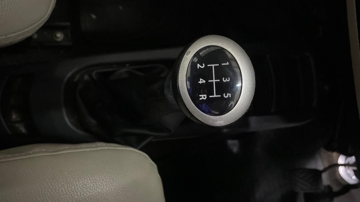 2018 Maruti Wagon R 1.0 VXI, Petrol, Manual, 31,059 km, Gear Lever