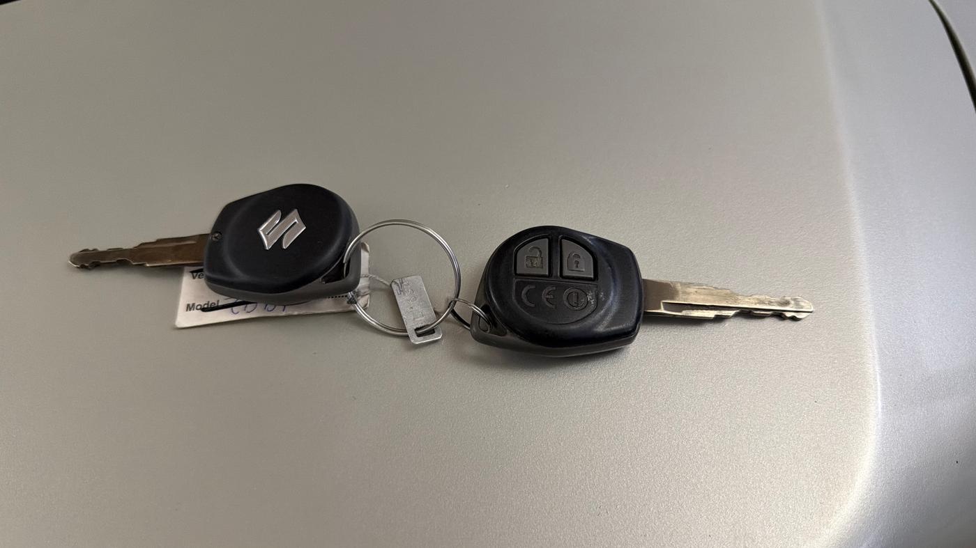 2018 Maruti Dzire VXI, Petrol, Manual, 73,918 km, Key Close Up