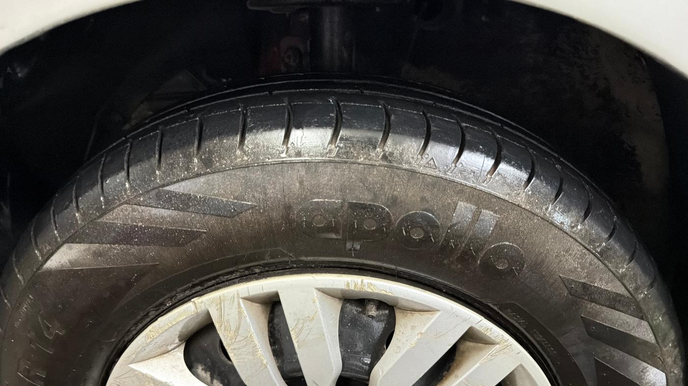 2018 Maruti Dzire VXI, Petrol, Manual, 73,918 km, Left Front Tyre Tread