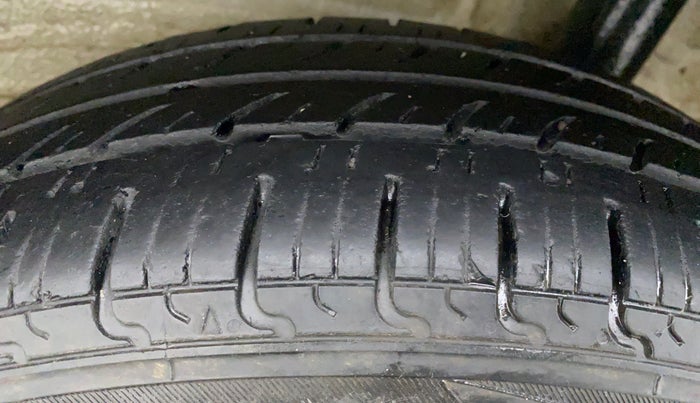 2021 Maruti New Wagon-R 1.0 Lxi (o) cng, CNG, Manual, 46,079 km, Right Rear Tyre Tread