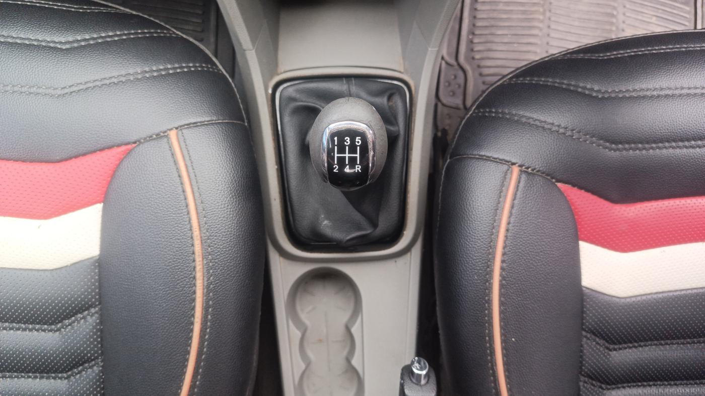 2018 Tata Tiago XZ PETROL, Petrol, Manual, 64,081 km, Gear Lever