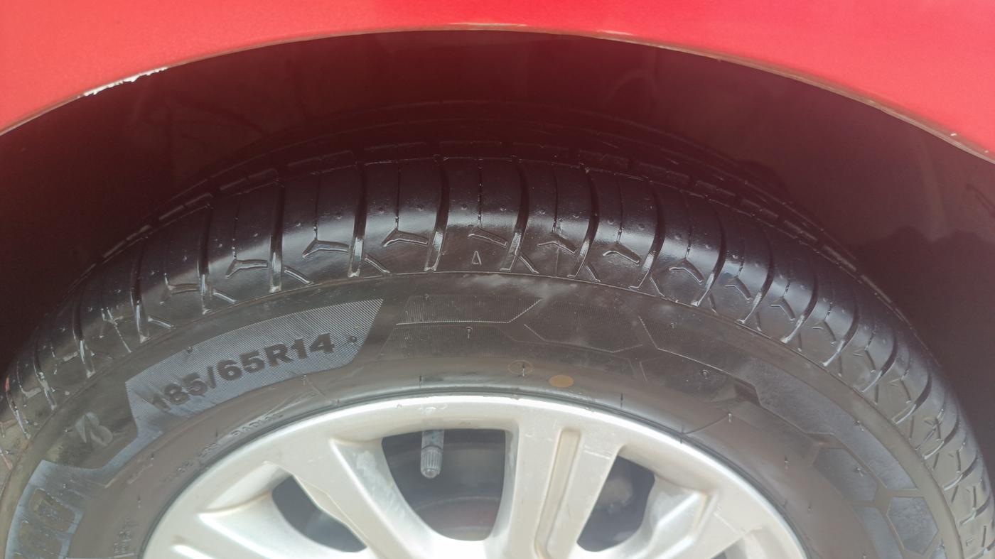 2018 Tata Tiago XZ PETROL, Petrol, Manual, 64,081 km, Right Front Tyre Tread