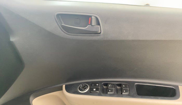 2017 Hyundai Grand i10 MAGNA 1.2 KAPPA VTVT, Petrol, Manual, 47,355 km, Driver Side Door Panels Control