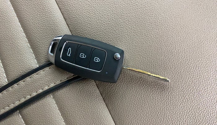 2017 Hyundai Grand i10 MAGNA 1.2 KAPPA VTVT, Petrol, Manual, 47,355 km, Key Close Up