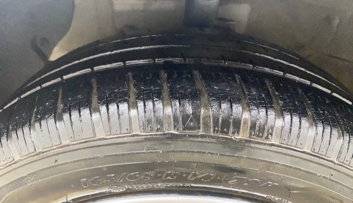 2017 Hyundai Grand i10 MAGNA 1.2 KAPPA VTVT, Petrol, Manual, 47,355 km, Left Front Tyre Tread