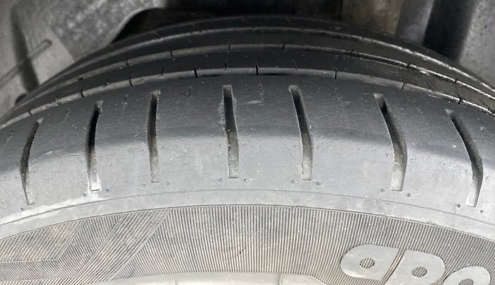 2019 Ford Figo Aspire 1.2 TITANIUM PETROL, Petrol, Manual, 23,407 km, Left Rear Tyre Tread