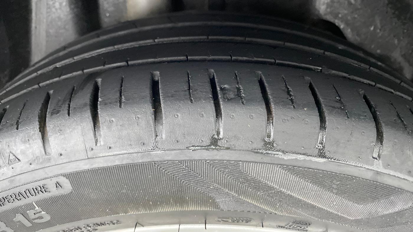 2019 Ford Figo Aspire 1.2 TITANIUM PETROL, Petrol, Manual, 23,407 km, Right Rear Tyre Tread