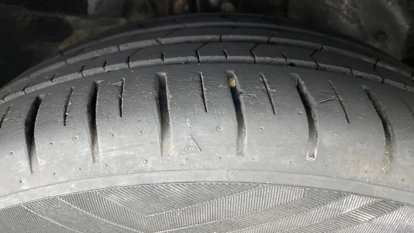 2019 Ford Figo Aspire 1.2 TITANIUM PETROL, Petrol, Manual, 23,407 km, Right Front Tyre Tread