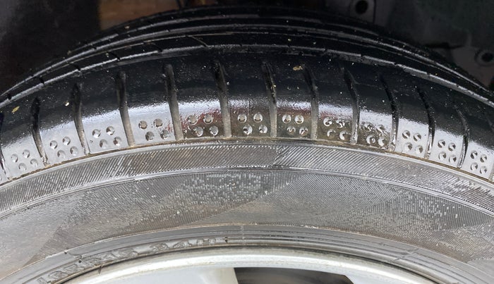 2014 Honda City V MT PETROL, Petrol, Manual, 51,754 km, Right Front Tyre Tread