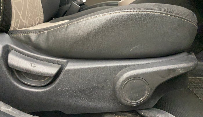 2014 Hyundai Grand i10 ASTA 1.1 CRDI (O), Diesel, Manual, 81,419 km, Driver Side Adjustment Panel