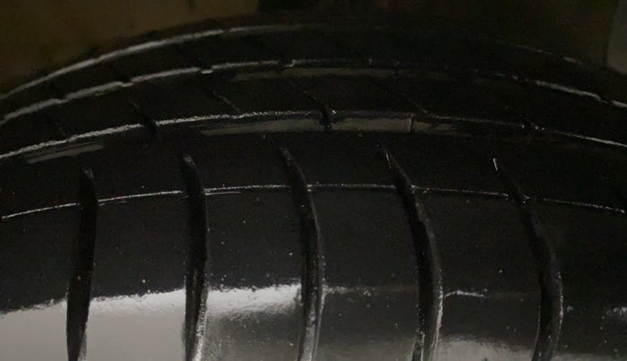 2014 Hyundai Grand i10 ASTA 1.1 CRDI (O), Diesel, Manual, 81,419 km, Right Front Tyre Tread