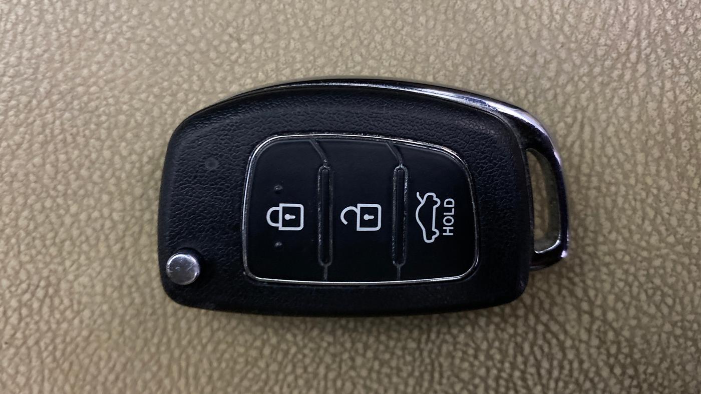 2013 Hyundai i20 MAGNA 1.2, Petrol, Manual, 29,754 km, Key Close Up