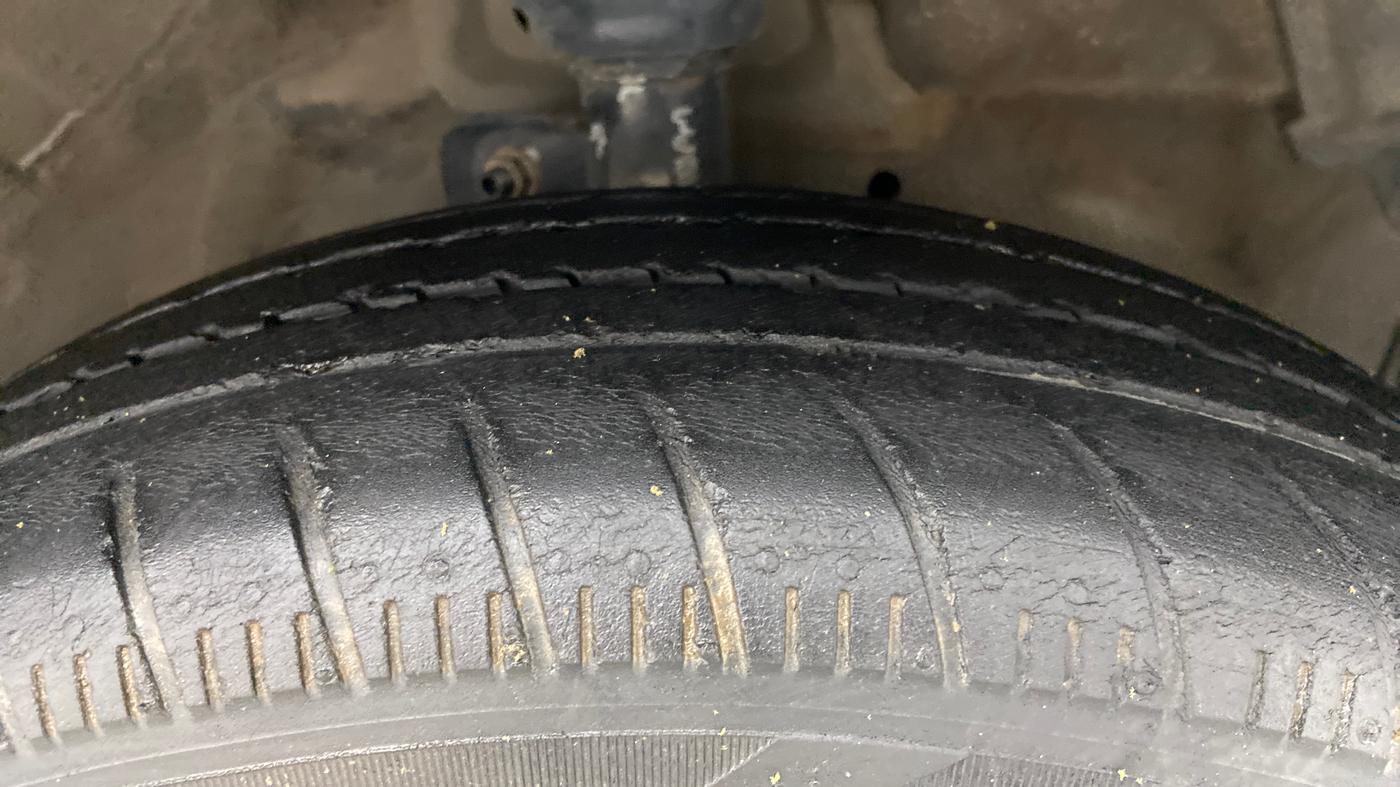 2016 Maruti Celerio VXI AMT, Petrol, Automatic, 91,863 km, Right Front Tyre Tread