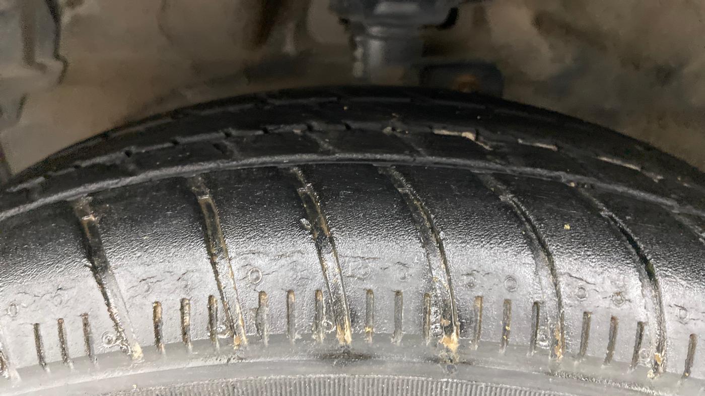 2016 Maruti Celerio VXI AMT, Petrol, Automatic, 91,863 km, Left Front Tyre Tread