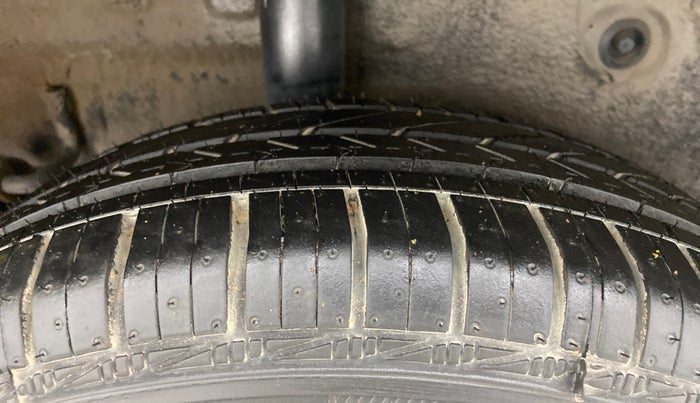 2016 Maruti Celerio VXI AMT, Petrol, Automatic, 91,863 km, Right Rear Tyre Tread