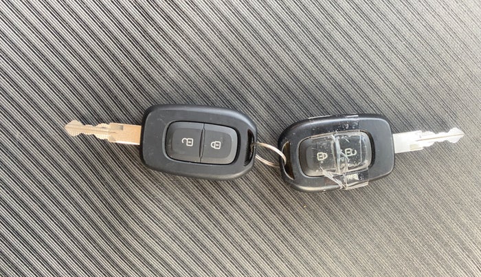 2018 Renault Duster RXS PETROL, Petrol, Manual, 36,054 km, Key Close Up