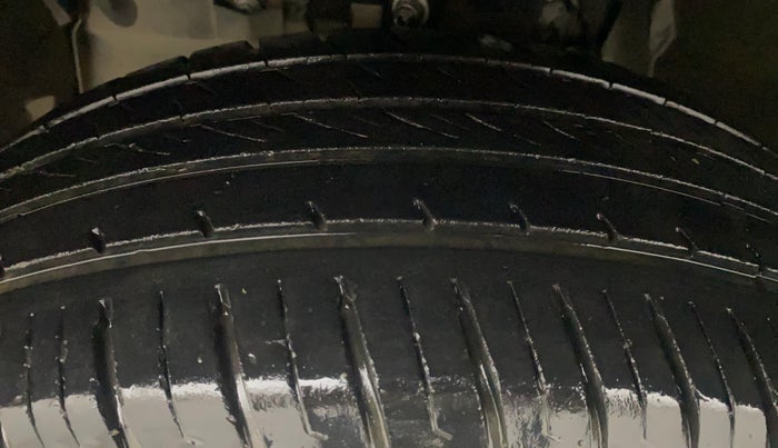 2018 Renault Duster RXS PETROL, Petrol, Manual, 36,054 km, Left Front Tyre Tread