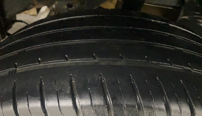 2018 Renault Duster RXS PETROL, Petrol, Manual, 36,054 km, Left Rear Tyre Tread