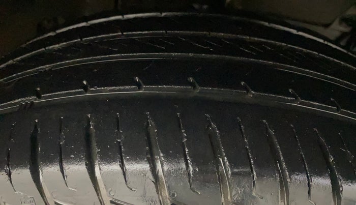 2018 Renault Duster RXS PETROL, Petrol, Manual, 36,054 km, Right Front Tyre Tread