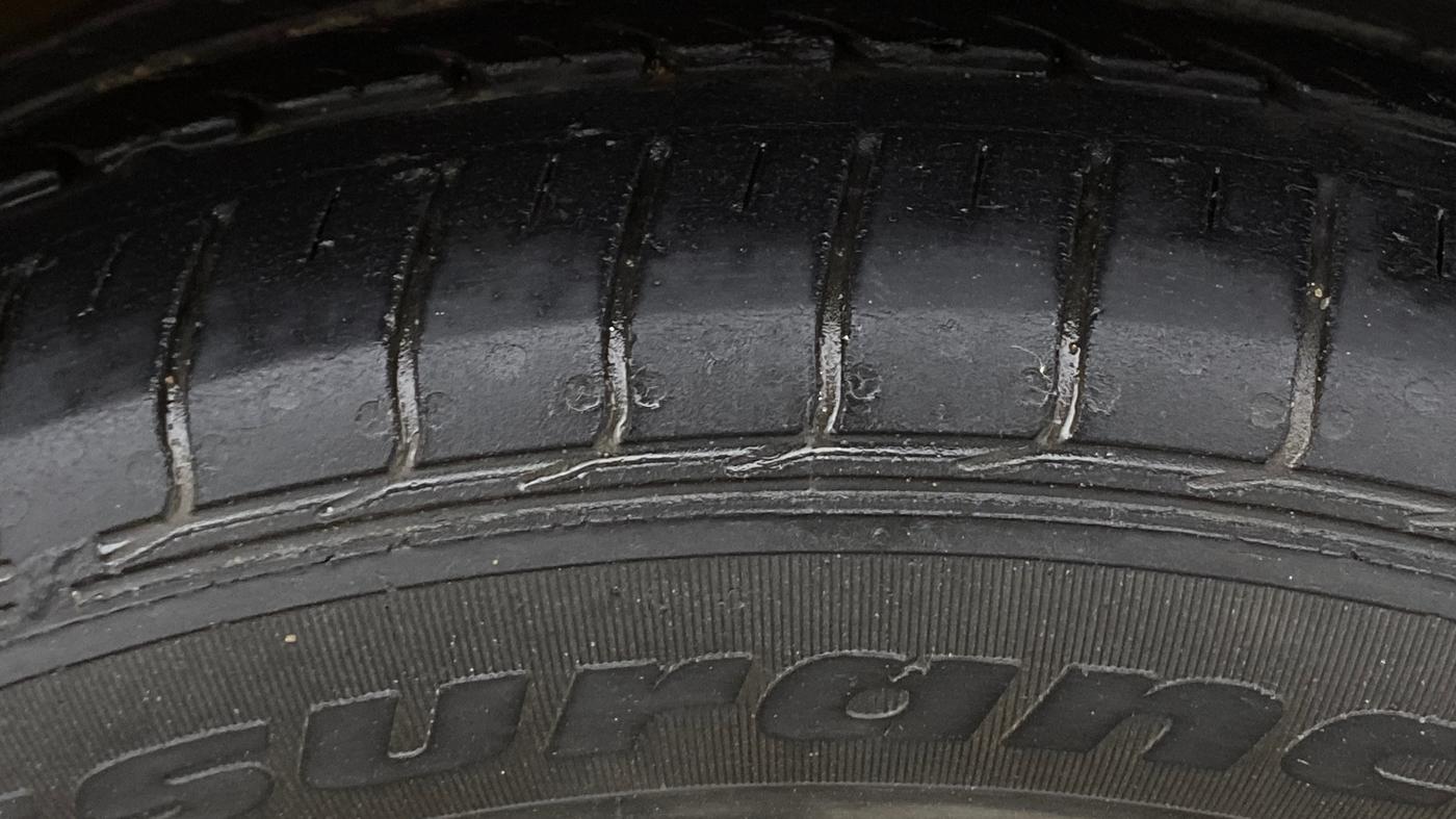 2019 Hyundai Elite i20 SPORTZ PLUS 1.2, Petrol, Manual, 43,688 km, Right Front Tyre Tread