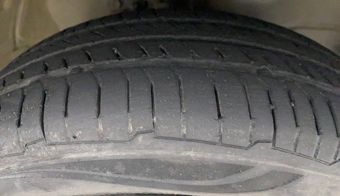 2013 Maruti Wagon R 1.0 VXI, Petrol, Manual, 69,202 km, Right Front Tyre Tread