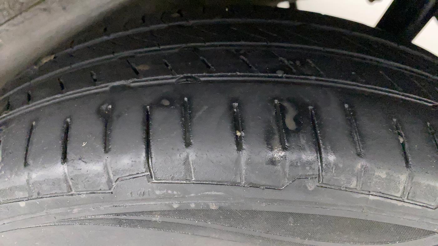 2013 Maruti Wagon R 1.0 VXI, Petrol, Manual, 69,202 km, Left Rear Tyre Tread
