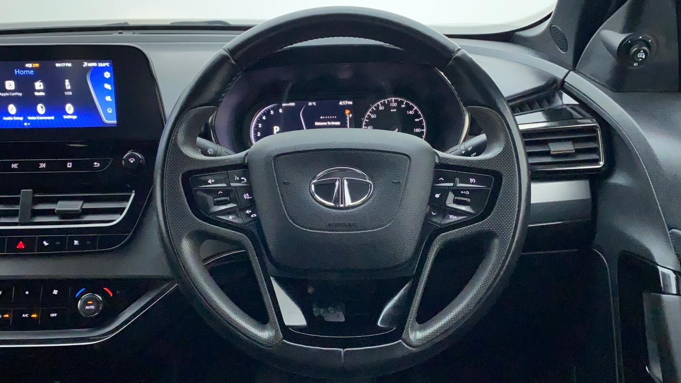 2022 Tata Safari XZA PLUS DARK EDITION, Diesel, Automatic, 11,104 km, Steering Wheel Close Up