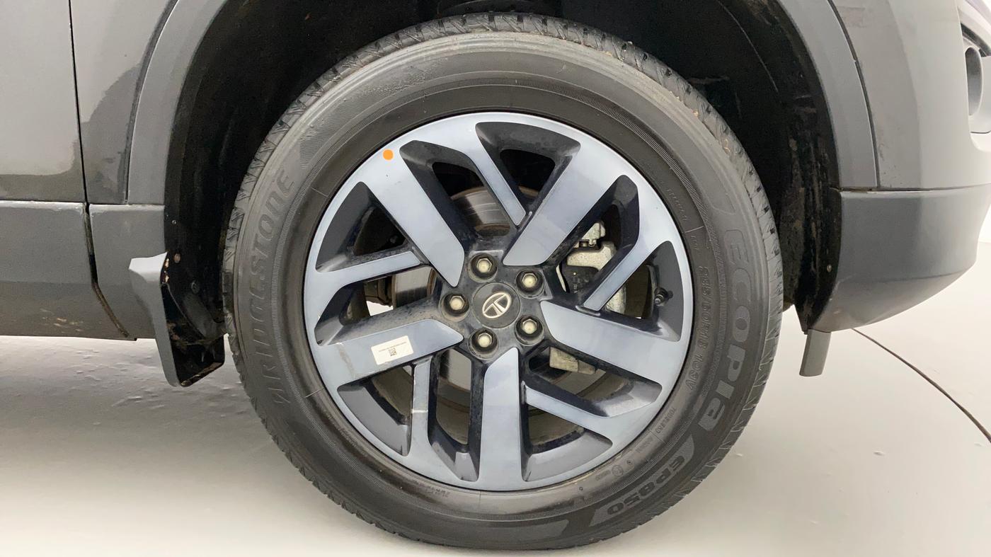 2022 Tata Safari XZA PLUS DARK EDITION, Diesel, Automatic, 11,104 km, Right Front Wheel