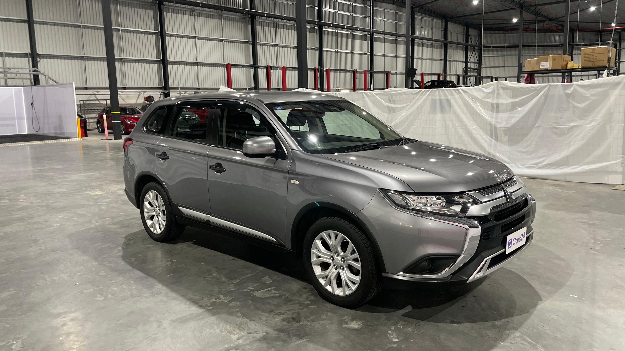 Mitsubishi Outlander image
