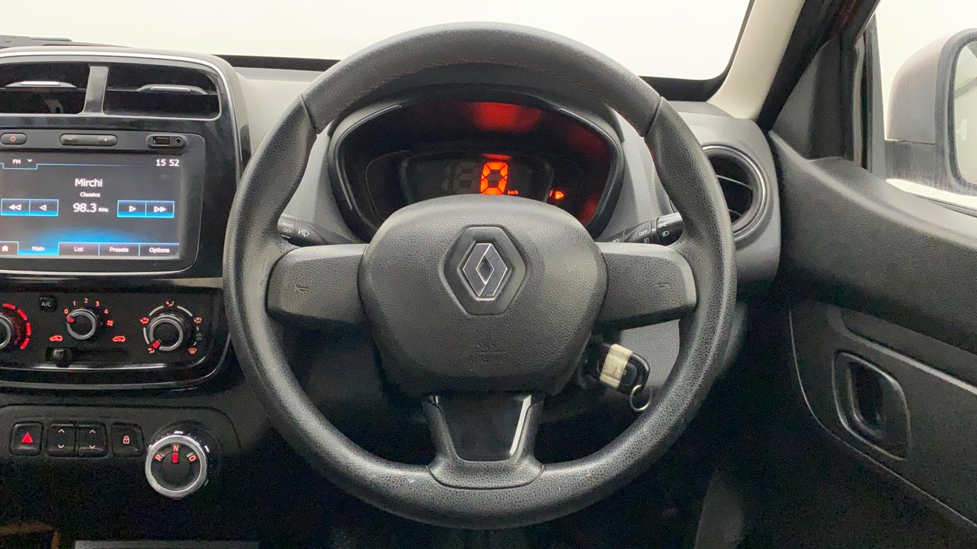 2017 Renault Kwid RXT 1.0 AMT (O), Petrol, Automatic, 58,140 km, Steering Wheel Close Up