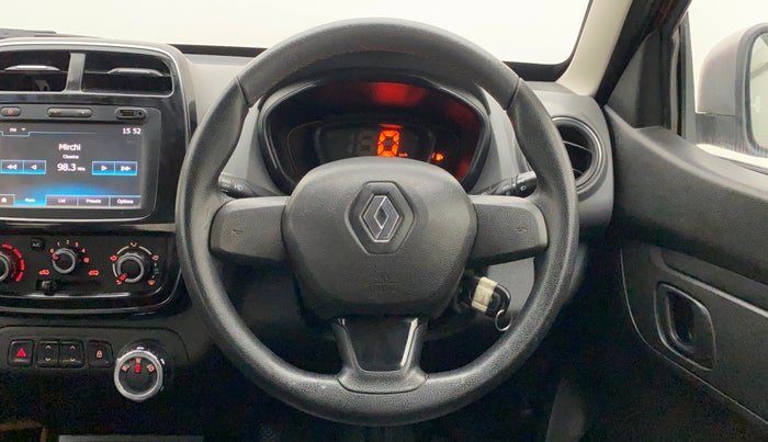 2017 Renault Kwid RXT 1.0 AMT (O), Petrol, Automatic, 58,140 km, Steering Wheel Close Up