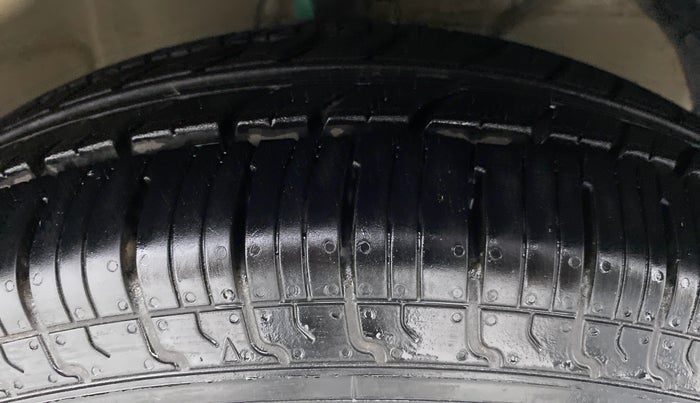 2018 Maruti Dzire VXI, Petrol, Manual, 53,676 km, Right Front Tyre Tread