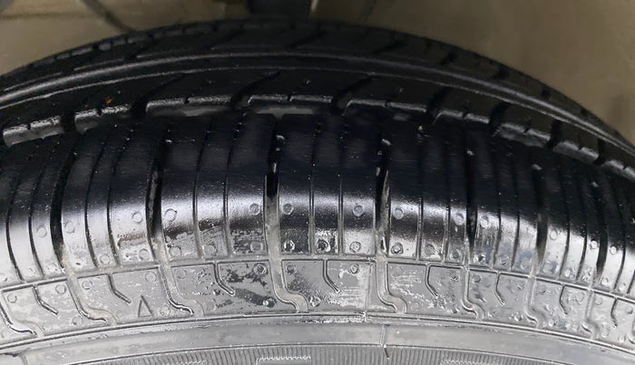 2018 Maruti Dzire VXI, Petrol, Manual, 53,676 km, Left Front Tyre Tread
