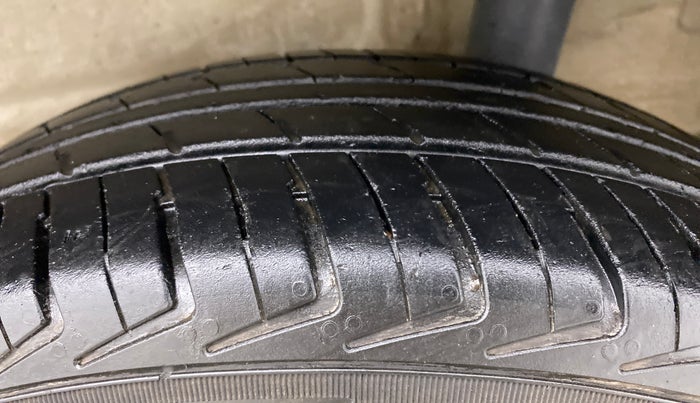 2021 Maruti New Wagon-R 1.0 Lxi (o) cng, CNG, Manual, 30,766 km, Left Rear Tyre Tread