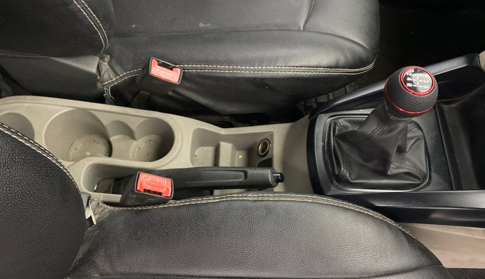 2017 Ford Ecosport TREND+ 1.0L ECOBOOST, Petrol, Manual, 61,960 km, Gear Lever