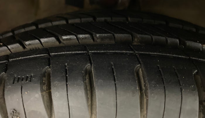 2010 Hyundai i10 SPORTZ 1.2, Petrol, Manual, 95,490 km, Right Front Tyre Tread