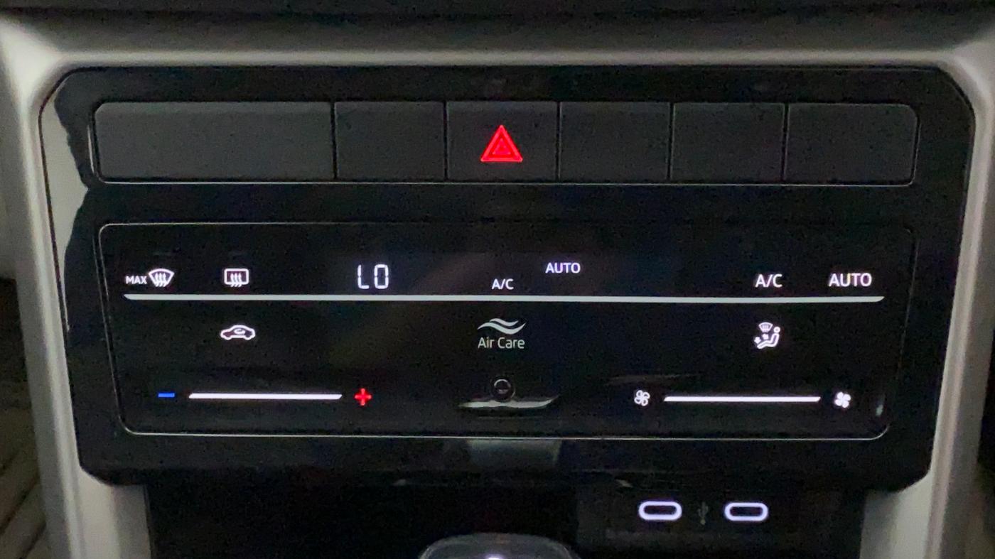 2022 Volkswagen TAIGUN HIGHLINE 1.0 TSI AT, Petrol, Automatic, 3,359 km, Automatic Climate Control