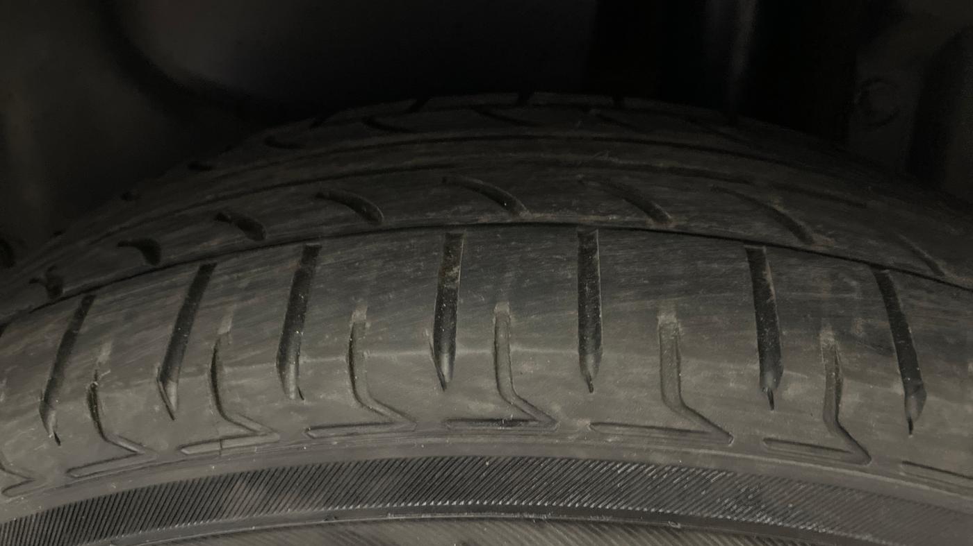 2015 Maruti Swift Dzire VXI, Petrol, Manual, 51,668 km, Left Rear Tyre Tread
