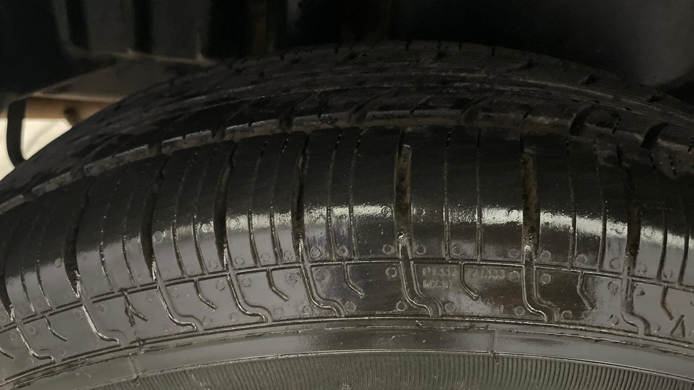 2015 Maruti Swift Dzire VXI, Petrol, Manual, 51,668 km, Right Rear Tyre Tread