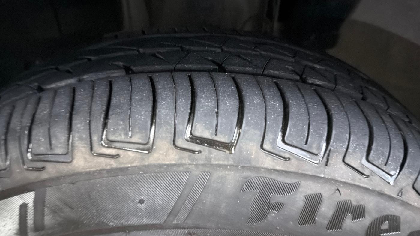 2022 Renault TRIBER RXT, Petrol, Manual, 72,957 km, Left Front Tyre Tread