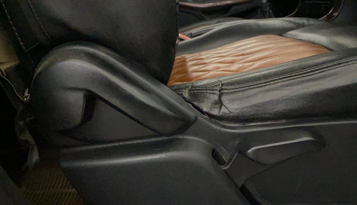 2019 Ford Ecosport TITANIUM 1.5L DIESEL, Diesel, Manual, 1,35,058 km, Driver Side Adjustment Panel