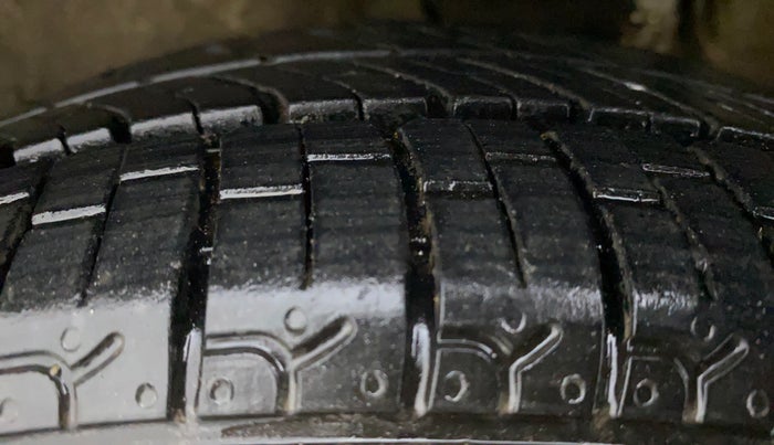 2011 Maruti Alto K10 VXI, Petrol, Manual, 92,835 km, Left Front Tyre Tread