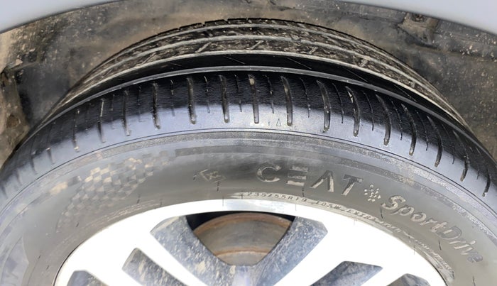 2018 Tata Hexa XTA 4X2 7 STR, Diesel, Automatic, 87,989 km, Left Rear Tyre Tread