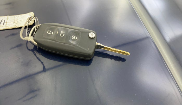 2018 Tata Hexa XTA 4X2 7 STR, Diesel, Automatic, 87,989 km, Key Close Up